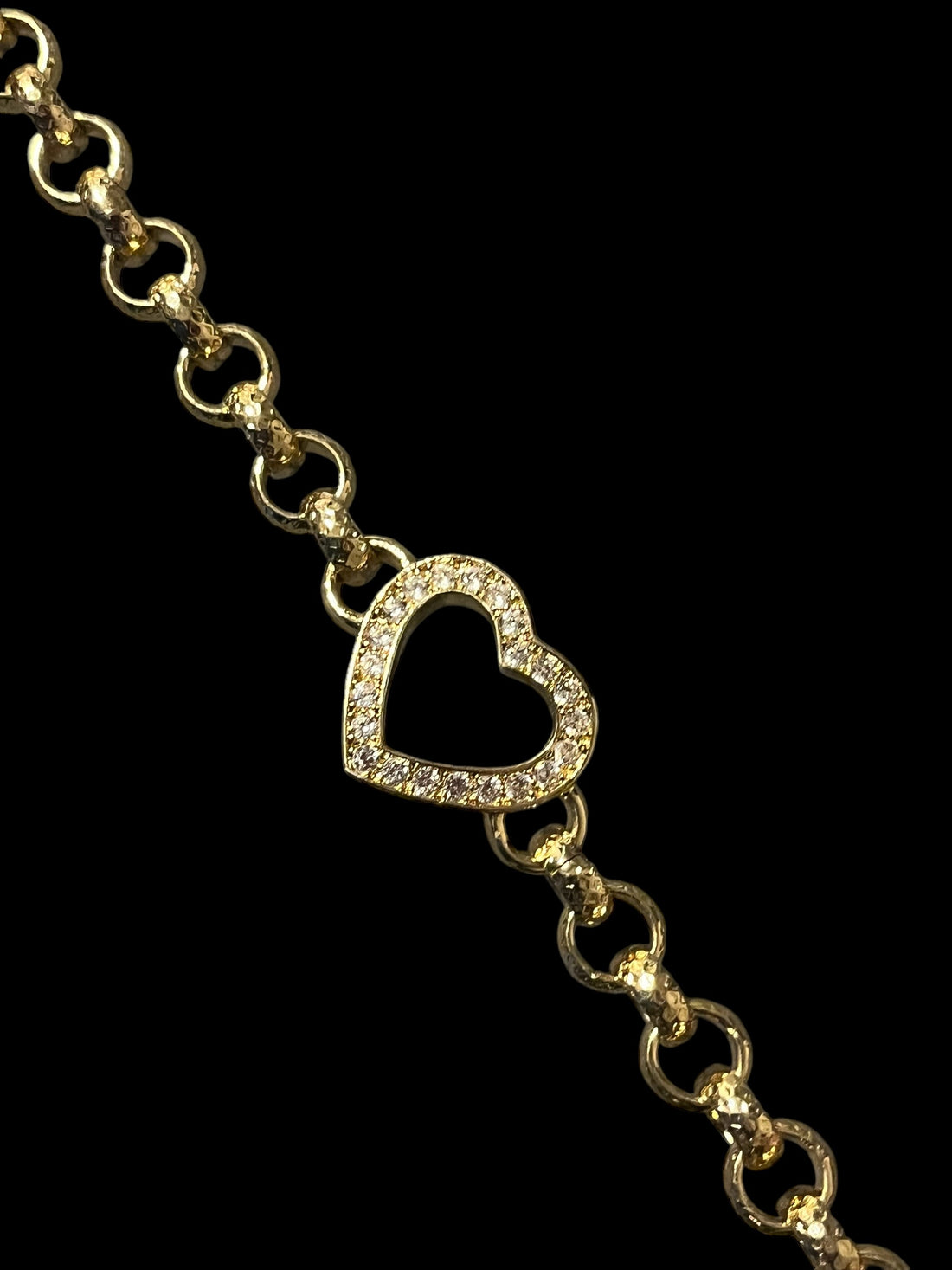 8mm Gold Open Heart Belcher Bracelet Stones 8/8.5 Inch