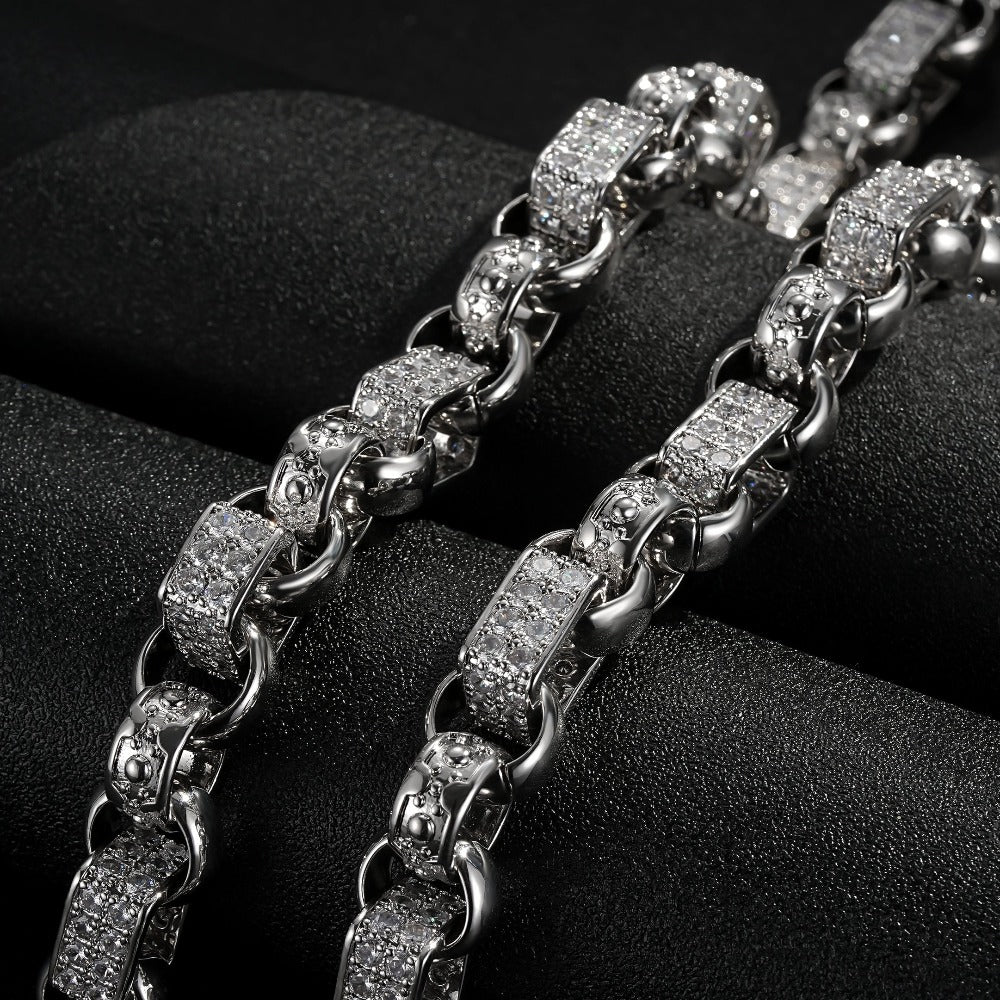 Close-up of Silver Gypsy Link Chain