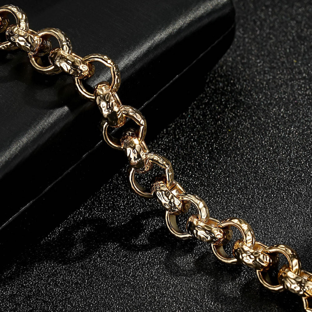 	Gold diamond cut pattern Belcher bracelet, 12mm wide, 8 inches, 51 grams.